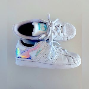 Youth Adidas Superstar Sneakers size 5